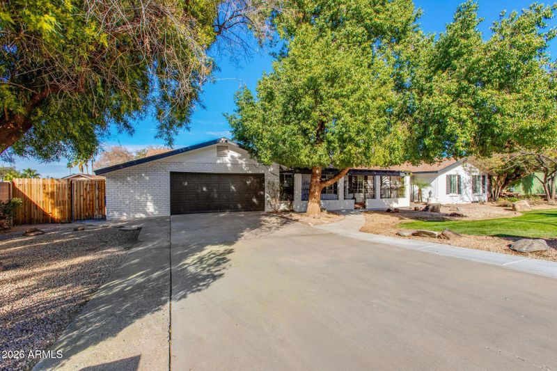 1520 W Aster Dr, Phoenix, AZ 85029