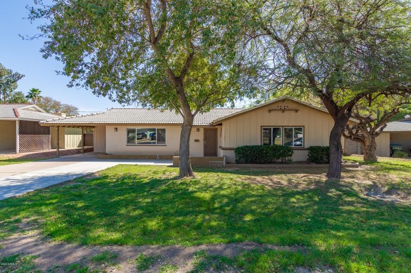 1521 E Mclellan Blvd, Phoenix, AZ 85014