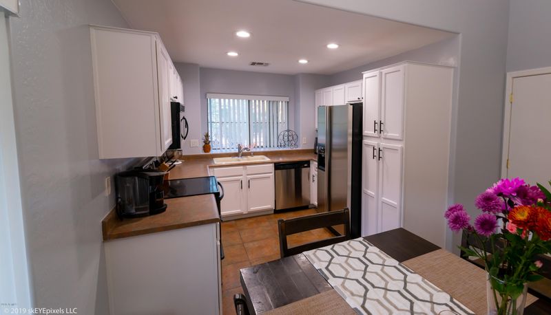 1521 W Lynne Ln, Phoenix, AZ 85041