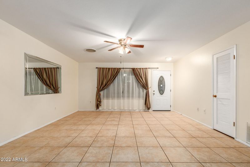 15213 N Desert Rose Dr, Sun City, AZ 85351