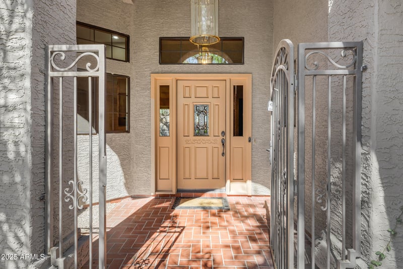 15217 36th Pl, Phoenix, AZ 85044