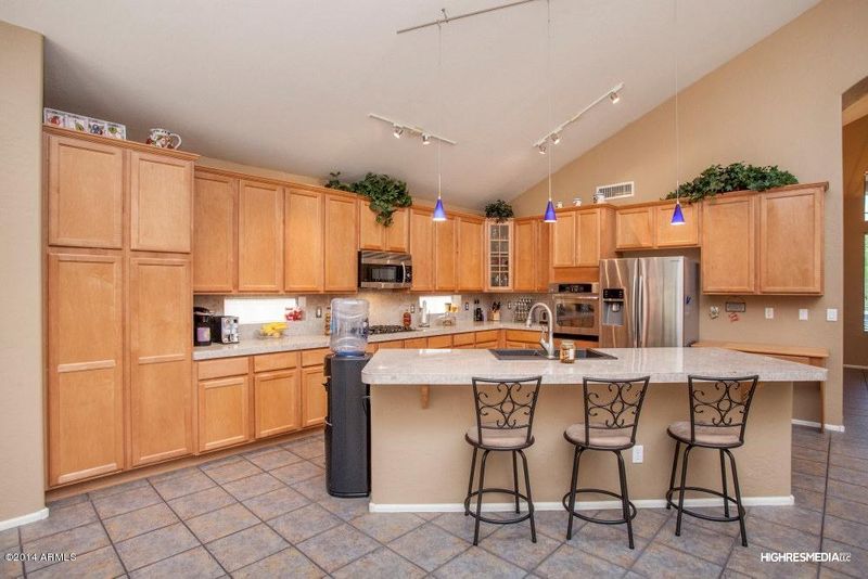 15217 S 18th Ave, Phoenix, AZ 85045