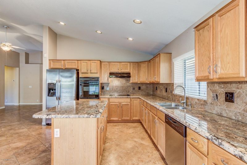 1522 E Charleston Ave, Phoenix, AZ 85022