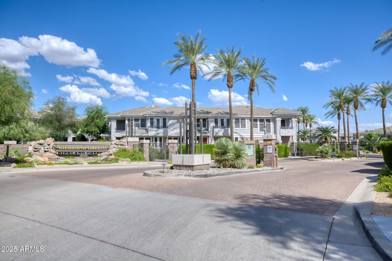 15221 Clubgate Dr #2028, Scottsdale, AZ 85254