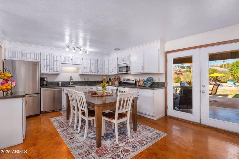 15225 37th Way, Phoenix, AZ 85032