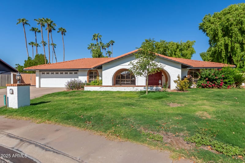 15226 2nd St, Phoenix, AZ 85022