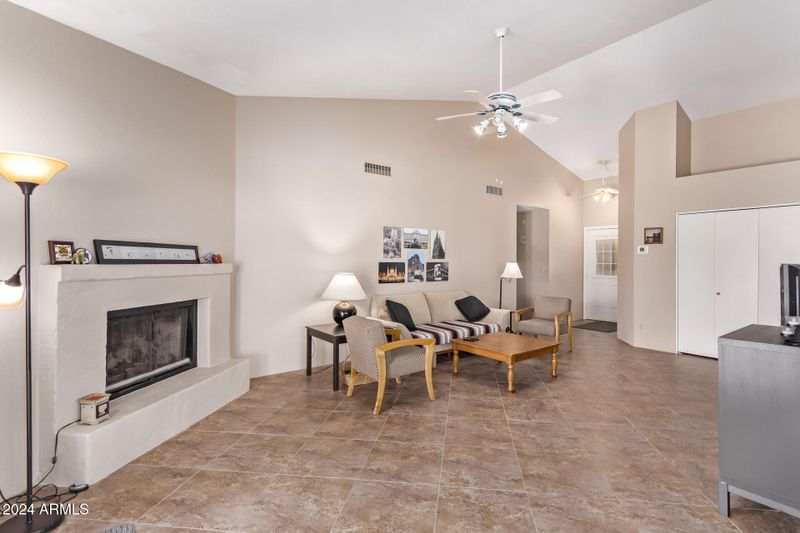 15227 S 28th St, Phoenix, AZ 85048