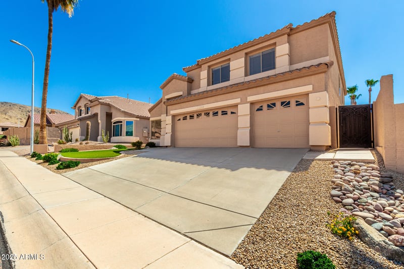 15229 18th Dr, Phoenix, AZ 85045