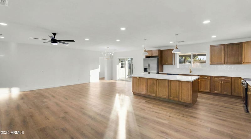 1523 W Flynn Ln, Phoenix, AZ 85015