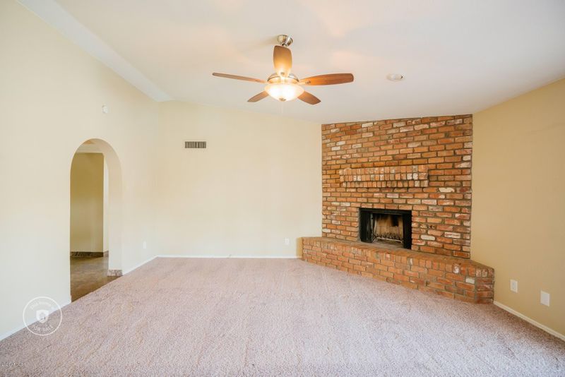 15233 N 6th St, Phoenix, AZ 85022