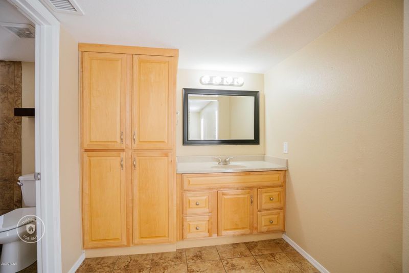 15233 N 6th St, Phoenix, AZ 85022