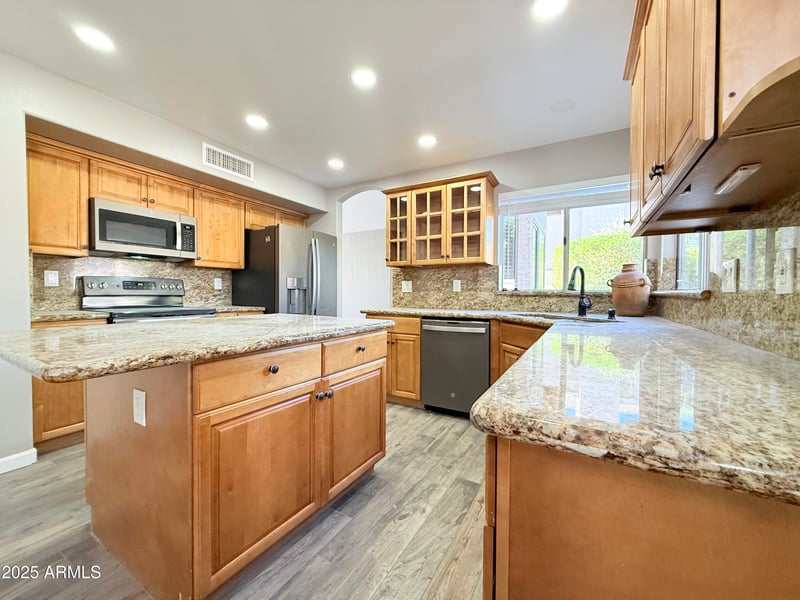 15235 30th St, Phoenix, AZ 85048