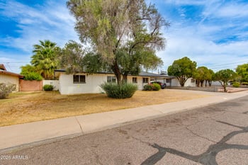 1524 Ocotillo Rd, Phoenix, AZ 85015