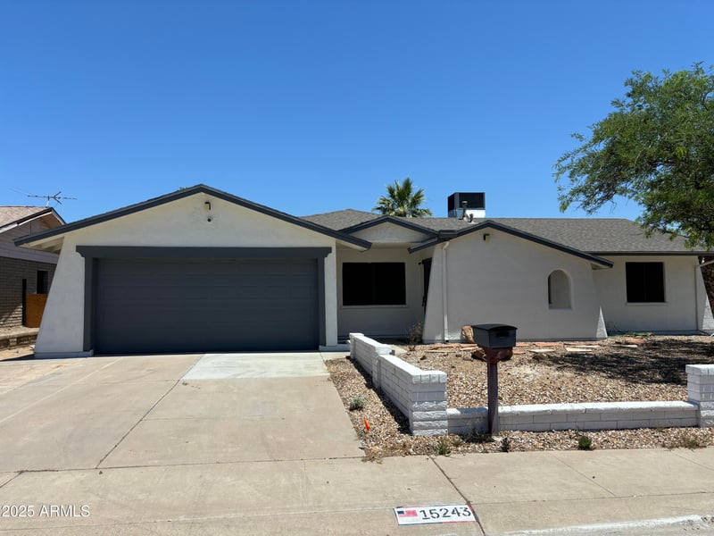 15243 52nd Dr, Glendale, AZ 85306