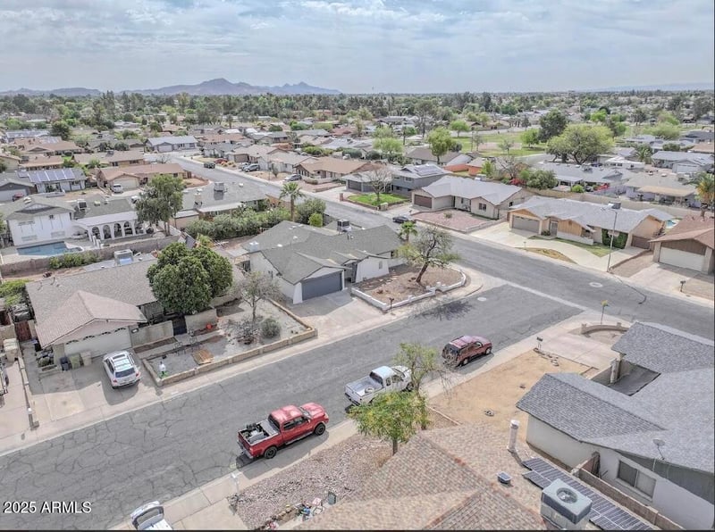 15243 52nd Dr, Glendale, AZ 85306