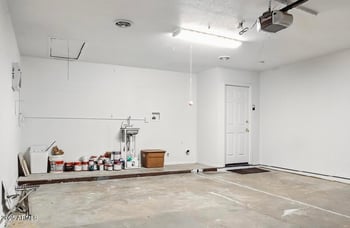 15243 52nd Dr, Glendale, AZ 85306