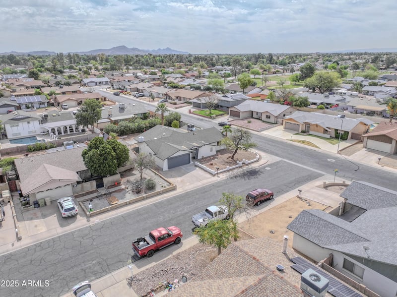 15243 52nd Dr, Glendale, AZ 85306