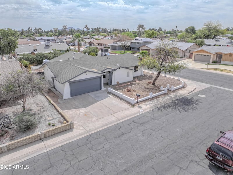 15243 52nd Dr, Glendale, AZ 85306
