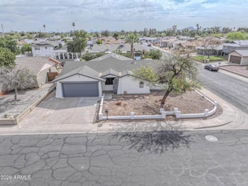 15243 52nd Dr, Glendale, AZ 85306