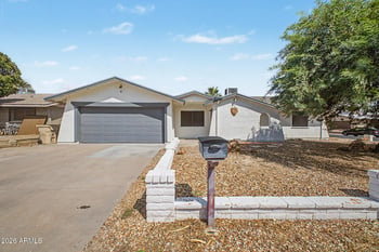 15243 N 52nd Dr, Glendale, AZ 85306