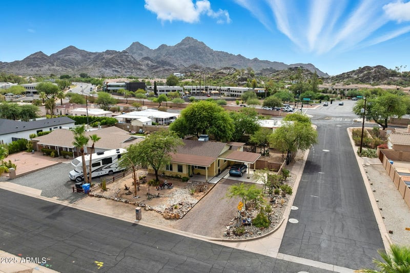 1525 Loma Ln, Phoenix, AZ 85020