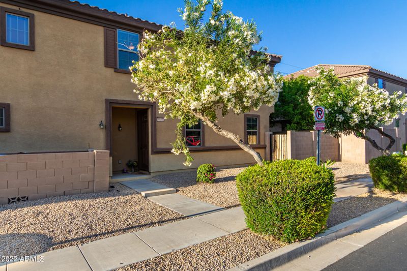 1525 N 81st Ln N, Phoenix, AZ 85043