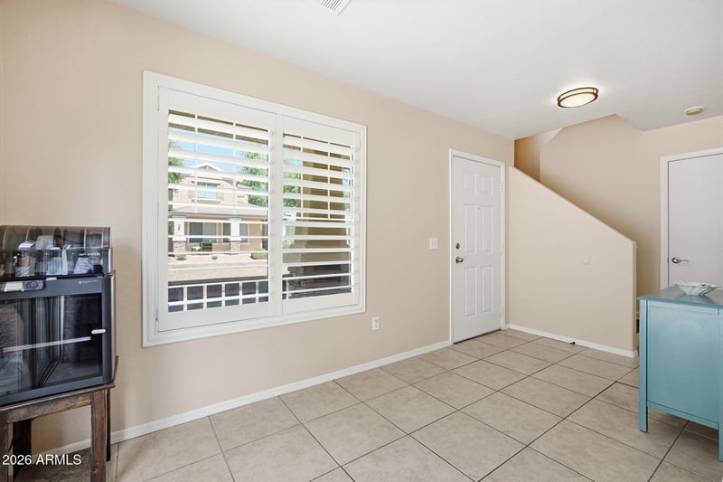 1525 S Owl Dr, Gilbert, AZ 85296