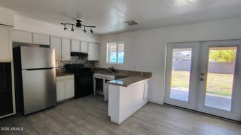 1525 W Hartford Ave, Phoenix, AZ 85023