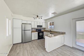 1525 W Hartford Ave, Phoenix, AZ 85023
