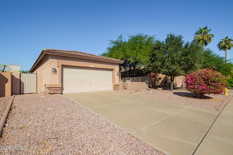 15252 Country Gables Dr, Surprise, AZ 85379