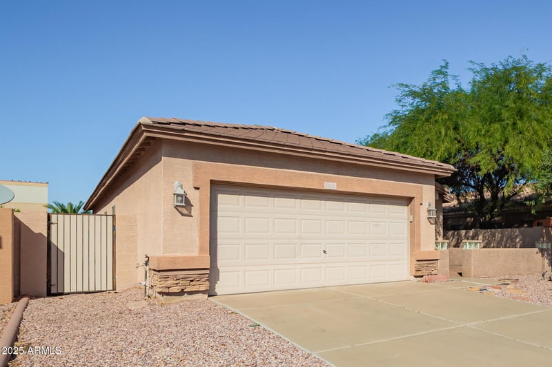 15252 Country Gables Dr, Surprise, AZ 85379