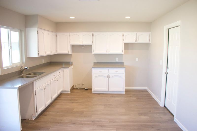 1526 E Emelita Ave, Mesa, AZ 85204