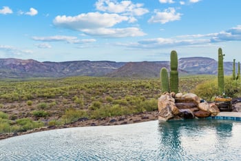 1526 E Venado Dr, New River, AZ 85087