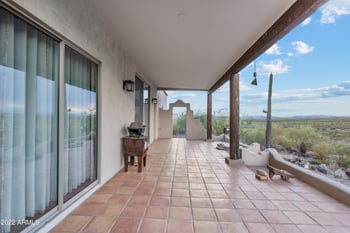 1526 E Venado Dr, New River, AZ 85087