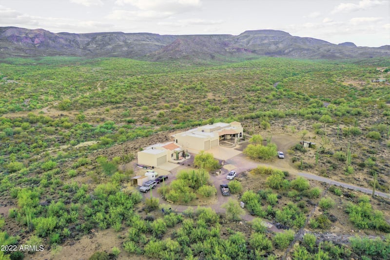 1526 E Venado Dr, New River, AZ 85087