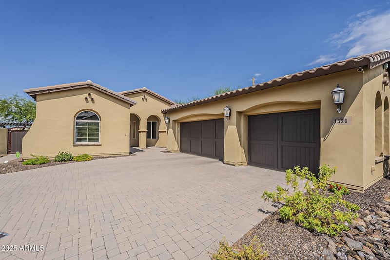 1526 Hazel Dr, Phoenix, AZ 85042
