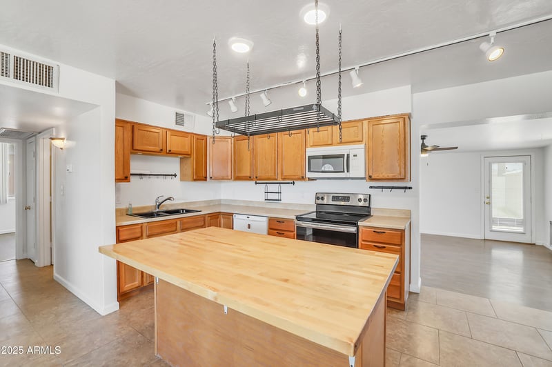 1526 Huntington Dr, Tempe, AZ 85282