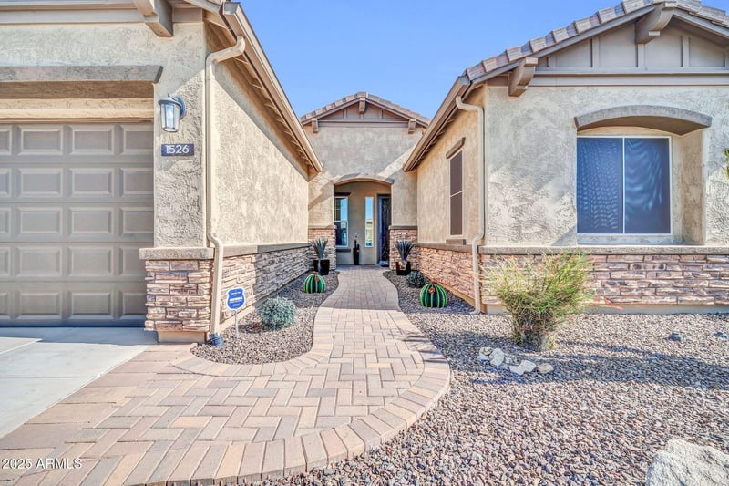 1526 Molly Ln, Phoenix, AZ 85085
