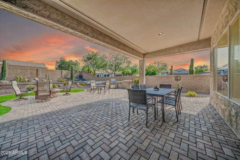 1526 Molly Ln, Phoenix, AZ 85085