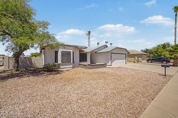 15260 63rd Dr, Glendale, AZ 85306