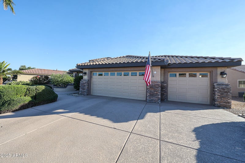 15267 Pinehurst Ln, Surprise, AZ 85374