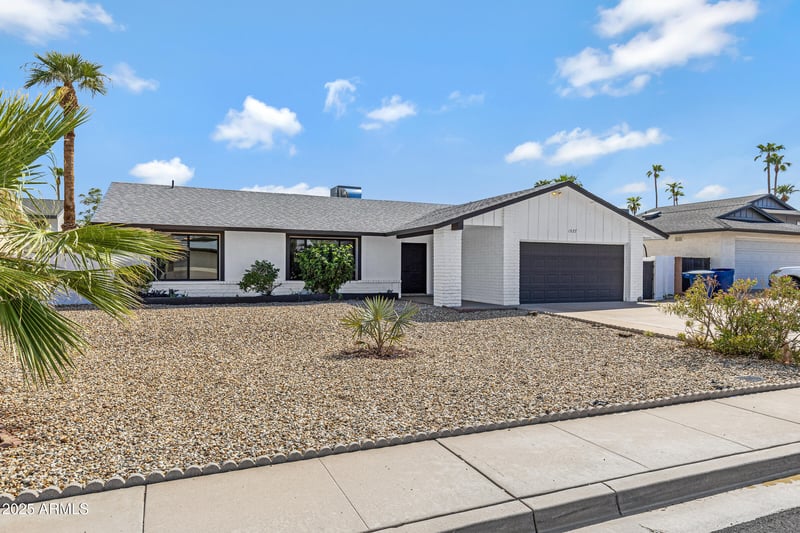 1527 Bell De Mar Dr, Tempe, AZ 85283