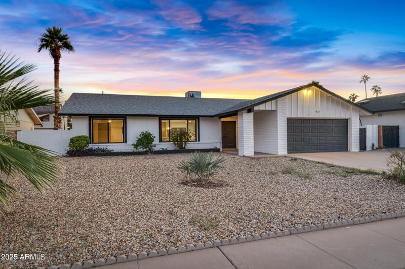 1527 Bell De Mar Dr, Tempe, AZ 85283