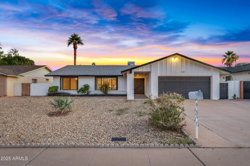 1527 Bell De Mar Dr, Tempe, AZ 85283