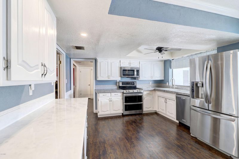 1527 E Fairfield St, Mesa, AZ 85203