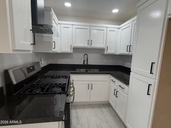 1527 Grovers Ave, Phoenix, AZ 85023