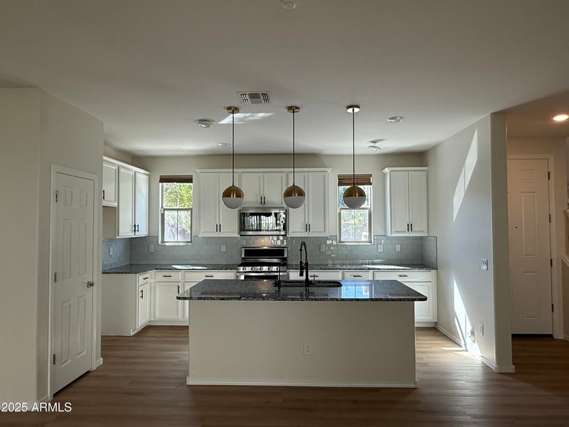 1527 Loren Ln, Gilbert, AZ 85296