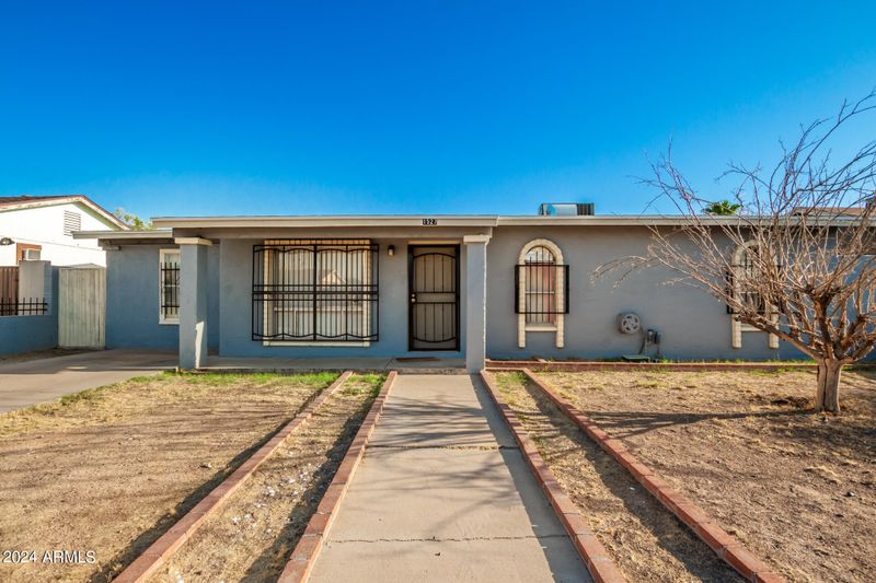 1527 W Carson Rd, Phoenix, AZ 85041