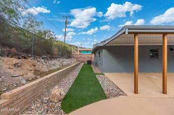 1527 Windrose Dr, Phoenix, AZ 85029