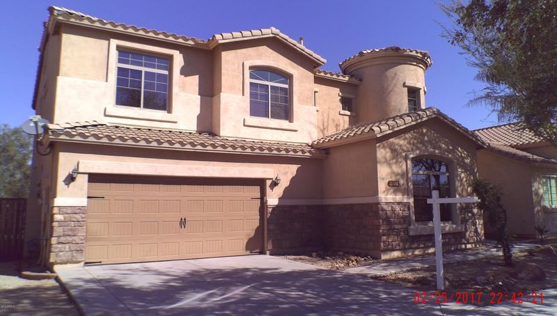 1528 E Apollo Rd, Phoenix, AZ 85042